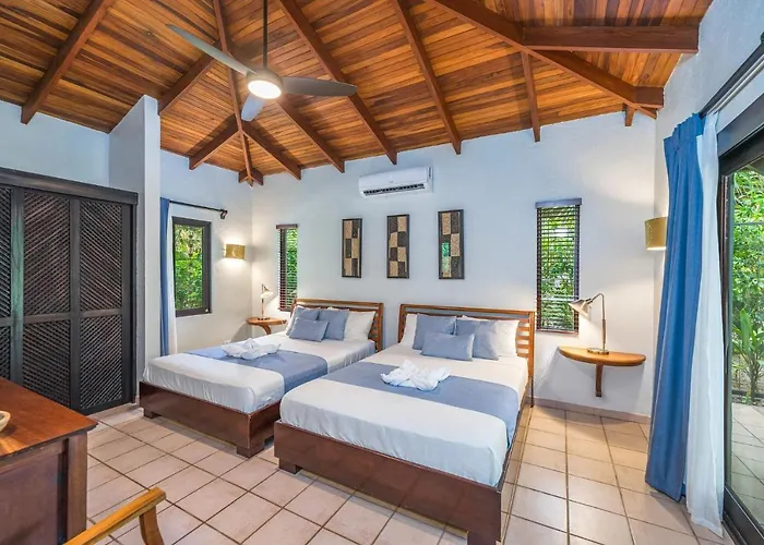 Villa Tropical Retreat - Private Pool, Steps To *