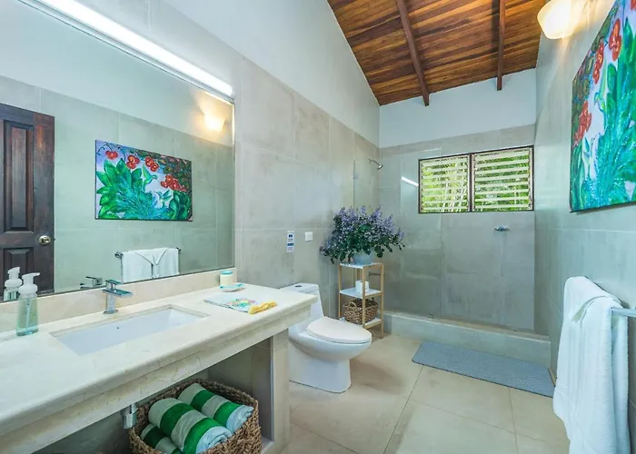 Tropical Retreat - Private Pool, Steps To